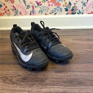 Nike Kids Black and White Football cleats size 4.5